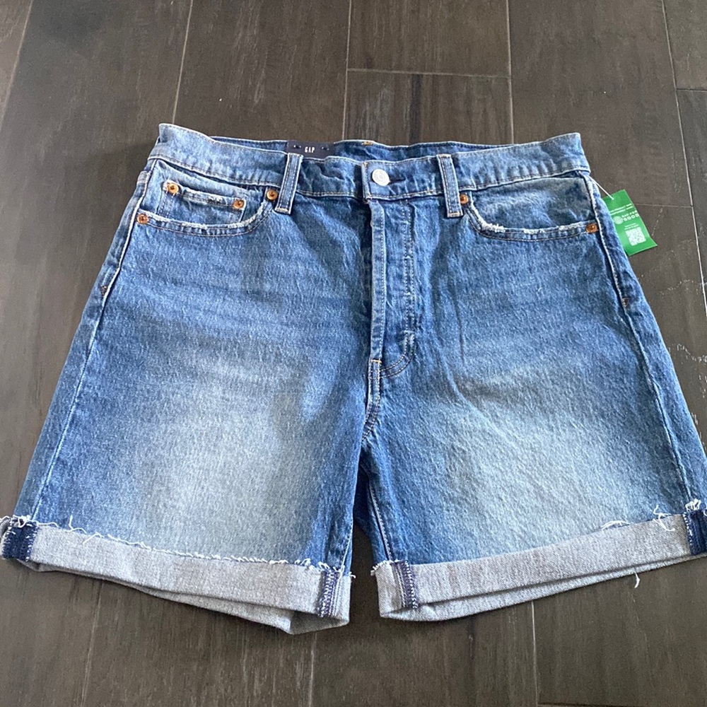 NWT cheeky midi high rise shorts 29